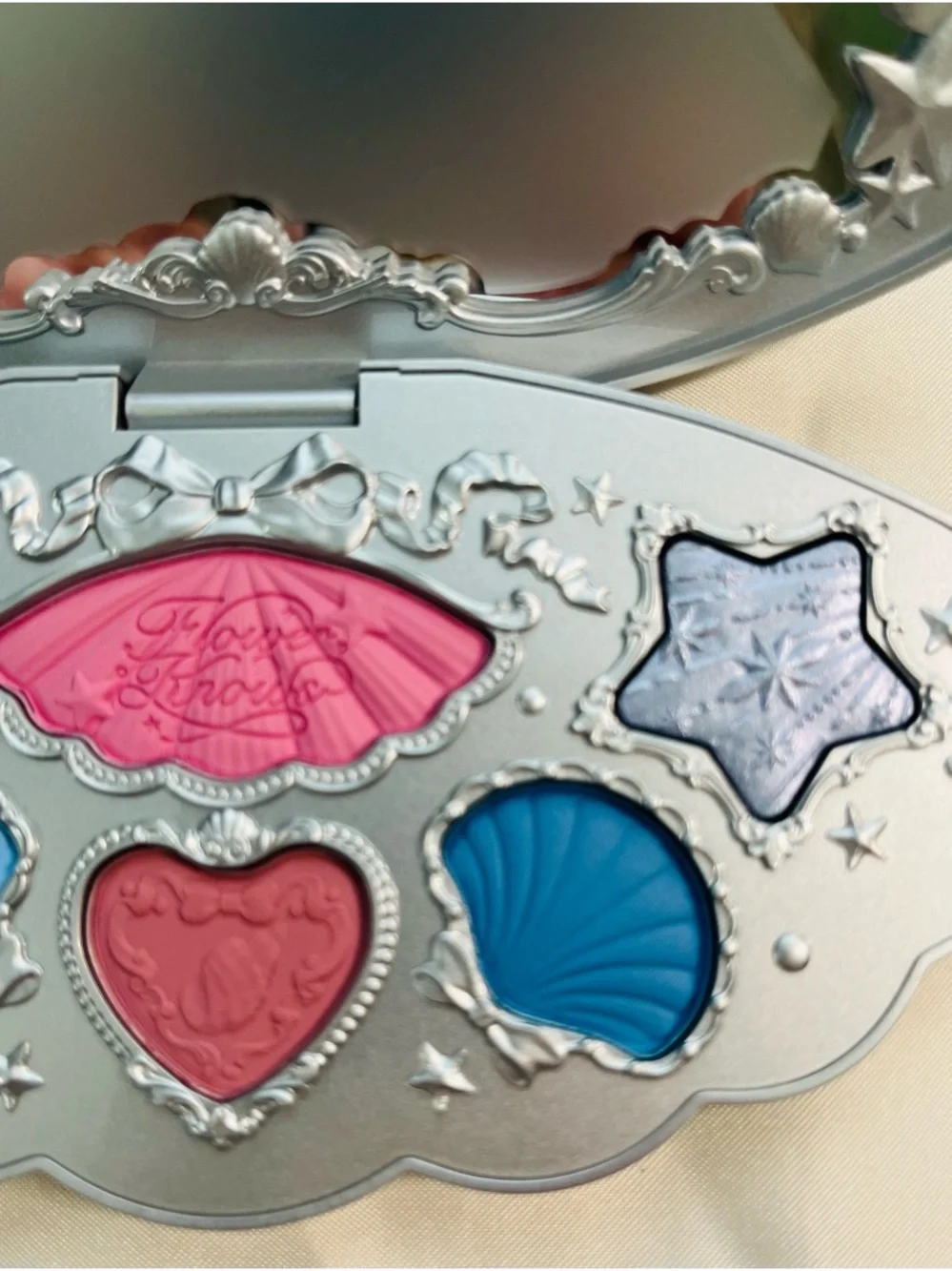 Flower Knows Shell’s Jewel 6 Color Makeup Palette & Gift Card - Mermaids Tears - Picture 9 of 12